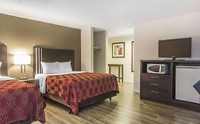 Econo Lodge Inn & Suites